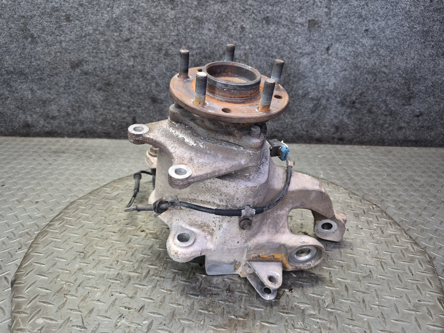 91-96 Chevrolet Corvette C4 Rear Right Spindle Knuckle Wheel Hub Bearing OEM