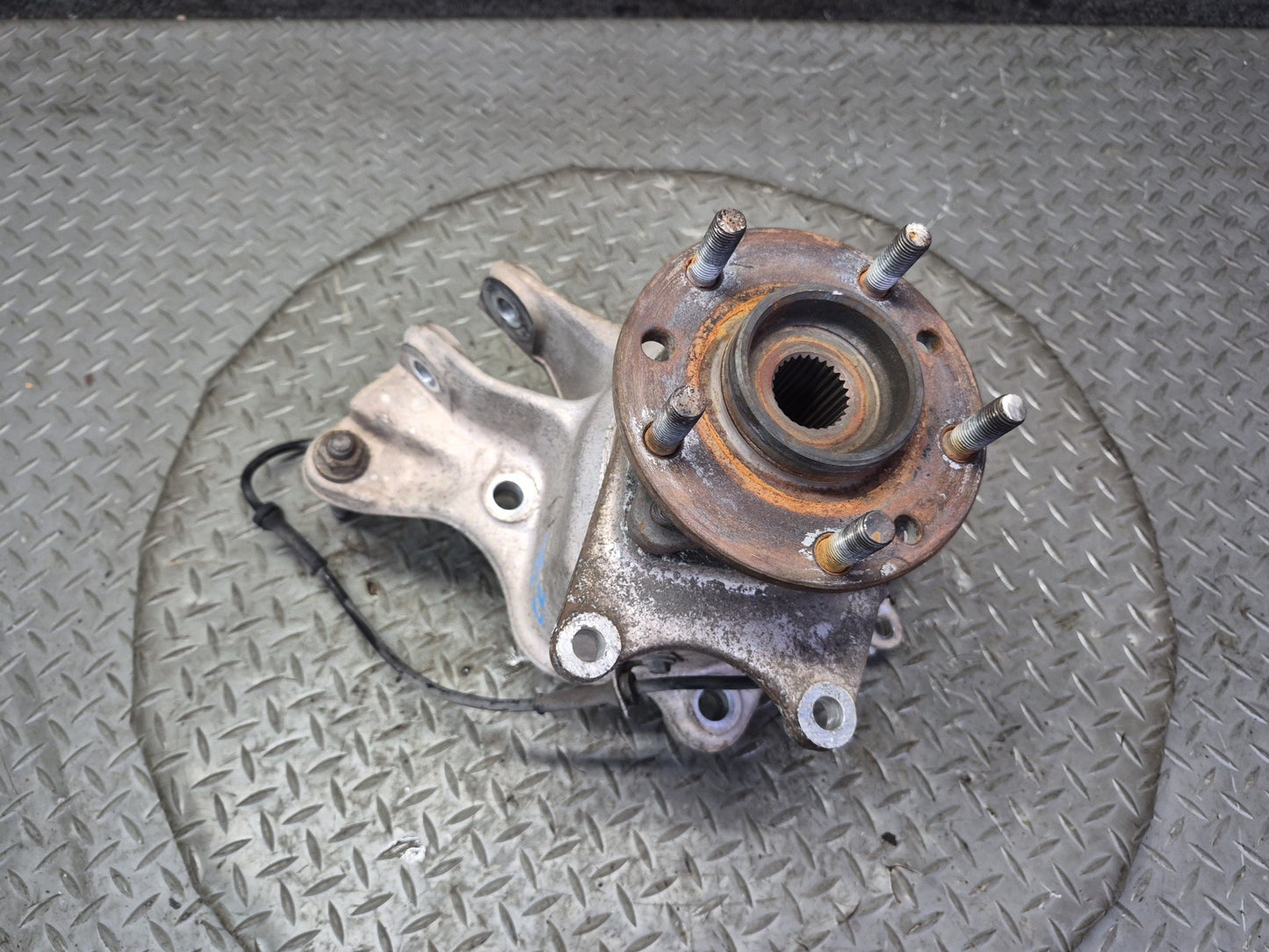 91-96 Chevrolet Corvette C4 Rear Right Spindle Knuckle Wheel Hub Bearing OEM