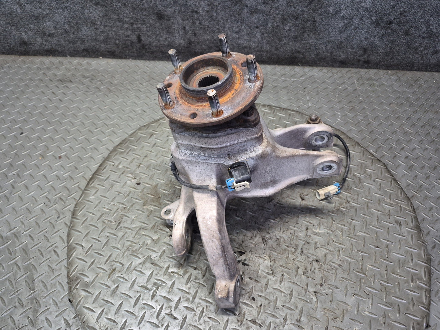 91-96 Chevrolet Corvette C4 Rear Right Spindle Knuckle Wheel Hub Bearing OEM
