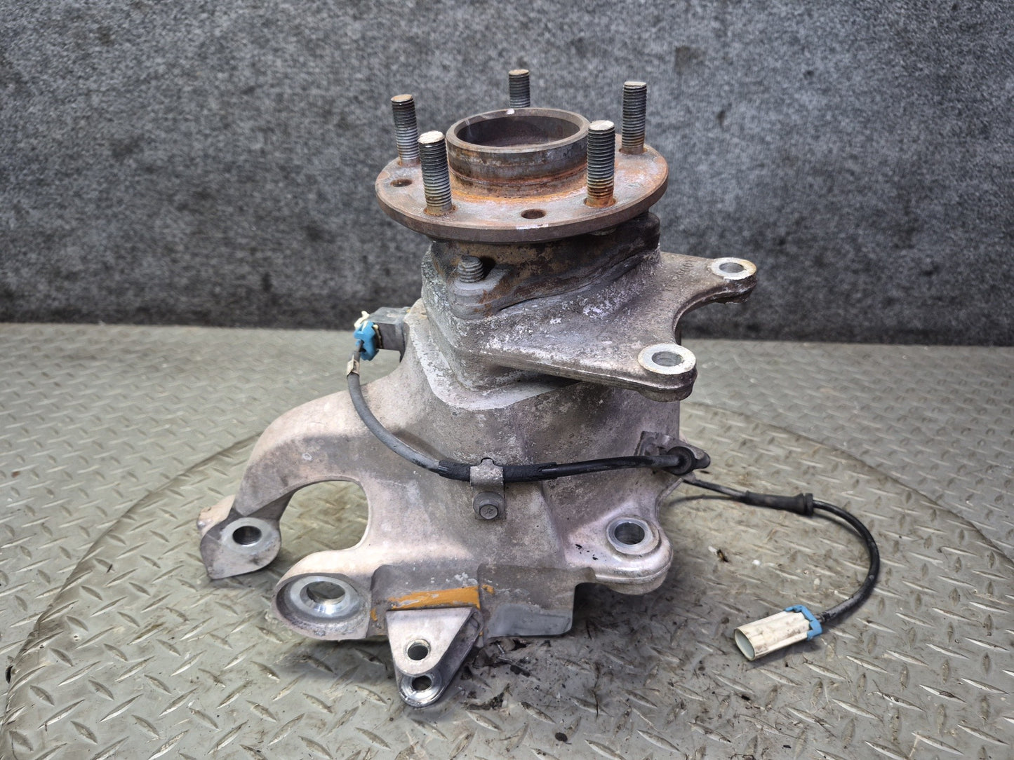 91-96 Chevrolet Corvette C4 Rear Left Spindle Knuckle Wheel Hub Bearing OEM