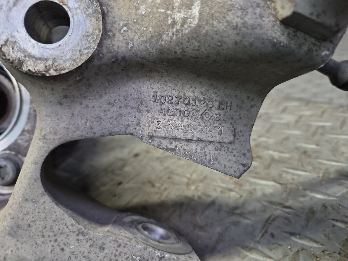 91-96 Chevrolet Corvette C4 Rear Left Spindle Knuckle Wheel Hub Bearing OEM
