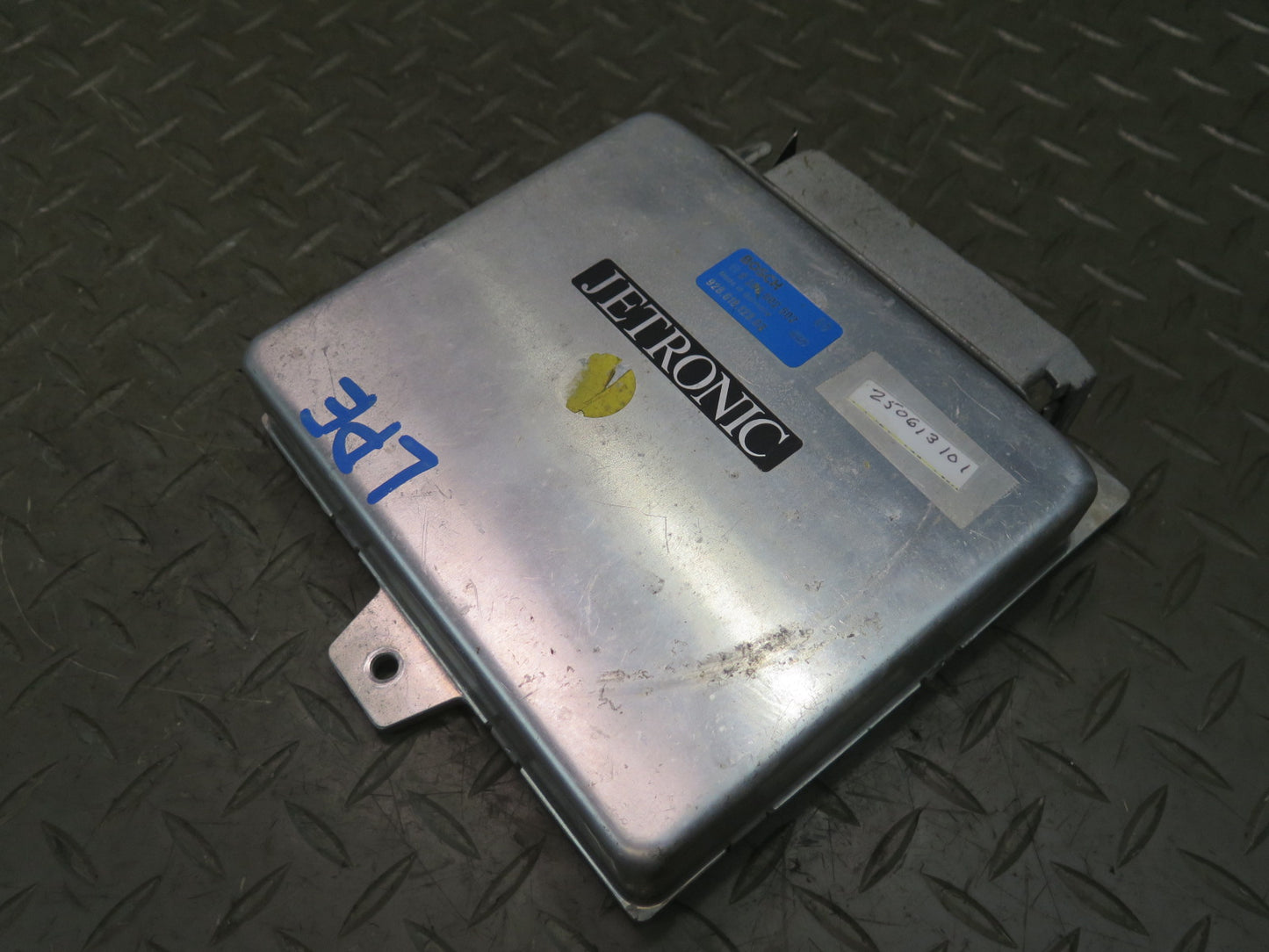 1985-1986 Porsche 928 M28.44 Engine ECU ECM Computer Control Module 92861812303