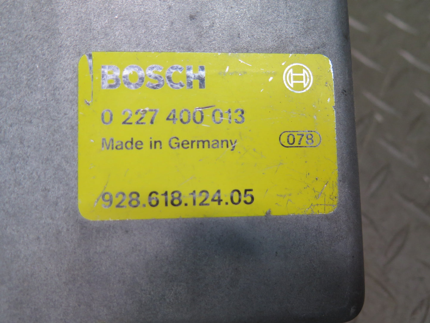 1985-1986 Porsche 928 Ignition Control Module Unit 92861812405