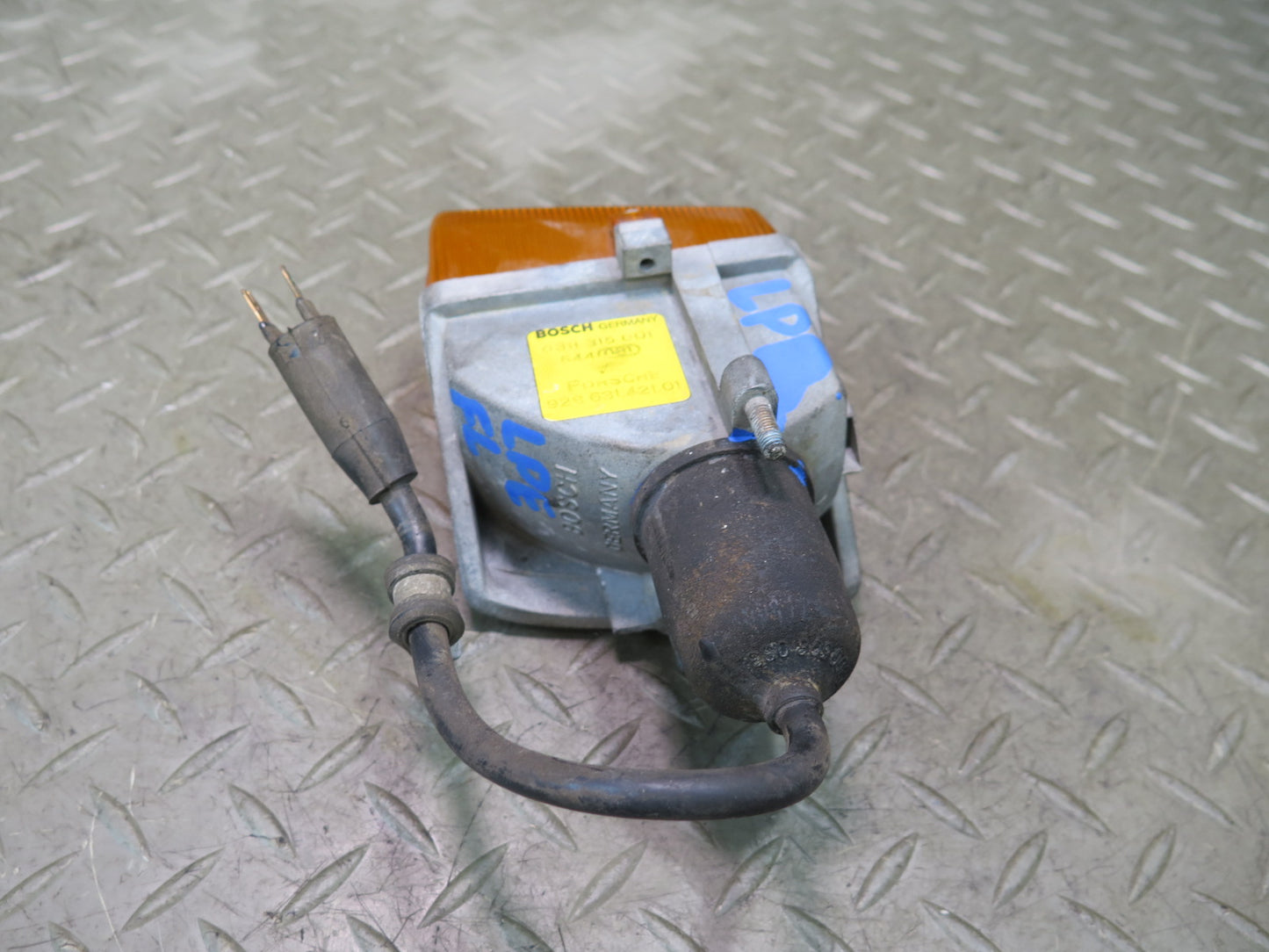 1978-1986 Porsche 928 S Front Left Side Turn Signal Lamp Light 92863142101