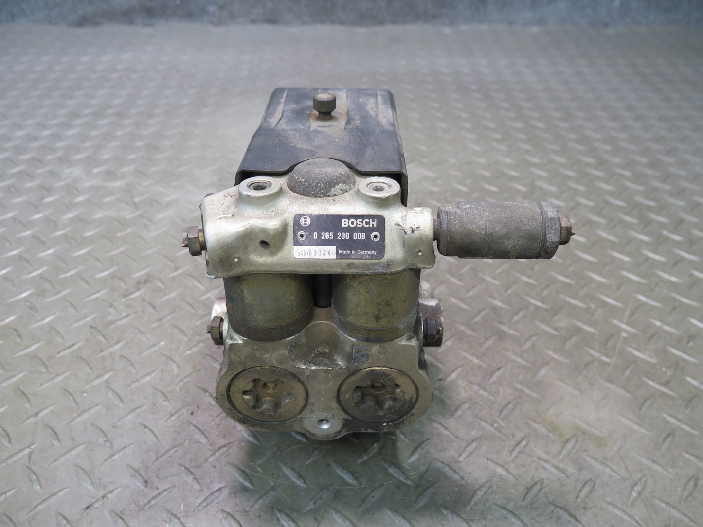 1985-1989 Porsche 928 S Anti Lock Brake ABS Pump Module Unit