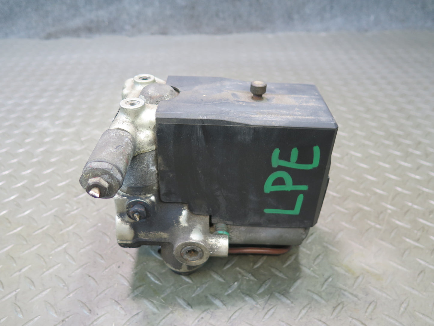 1985-1989 Porsche 928 S Anti Lock Brake ABS Pump Module Unit