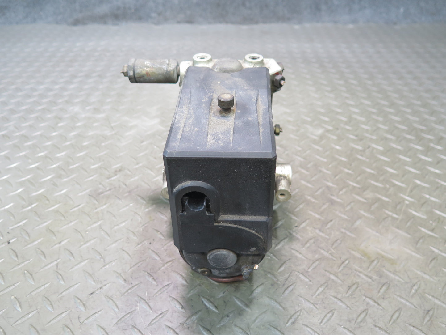 1985-1989 Porsche 928 S Anti Lock Brake ABS Pump Module Unit