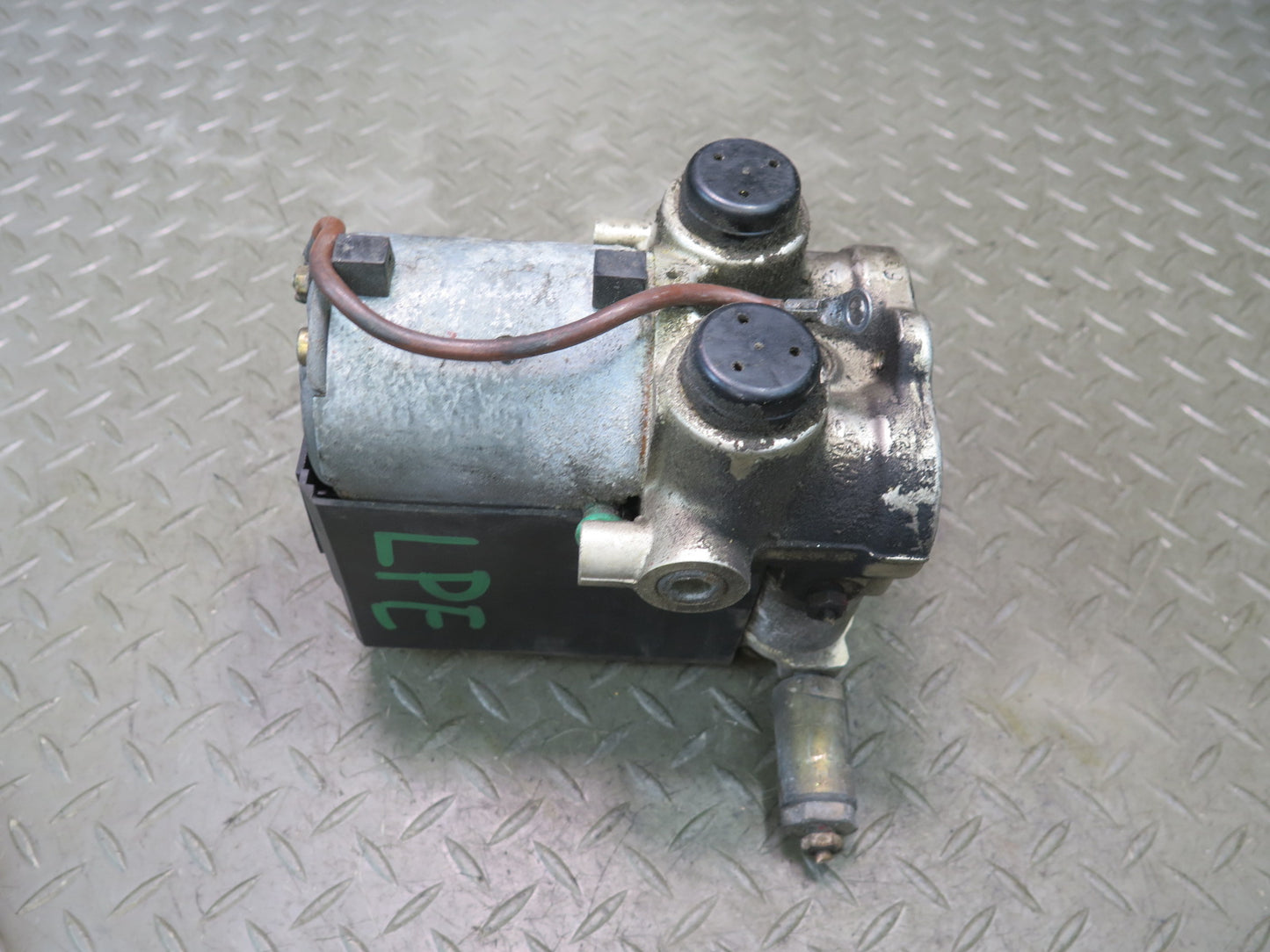 1985-1989 Porsche 928 S Anti Lock Brake ABS Pump Module Unit