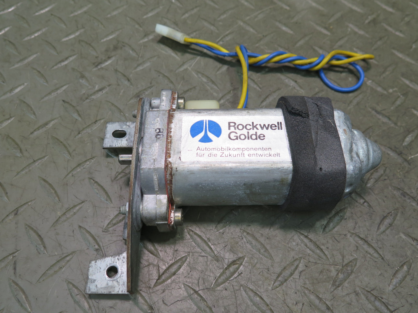1984-1991 Porsche 928 Power Sunroof Moon Roof Window Drive Motor Set