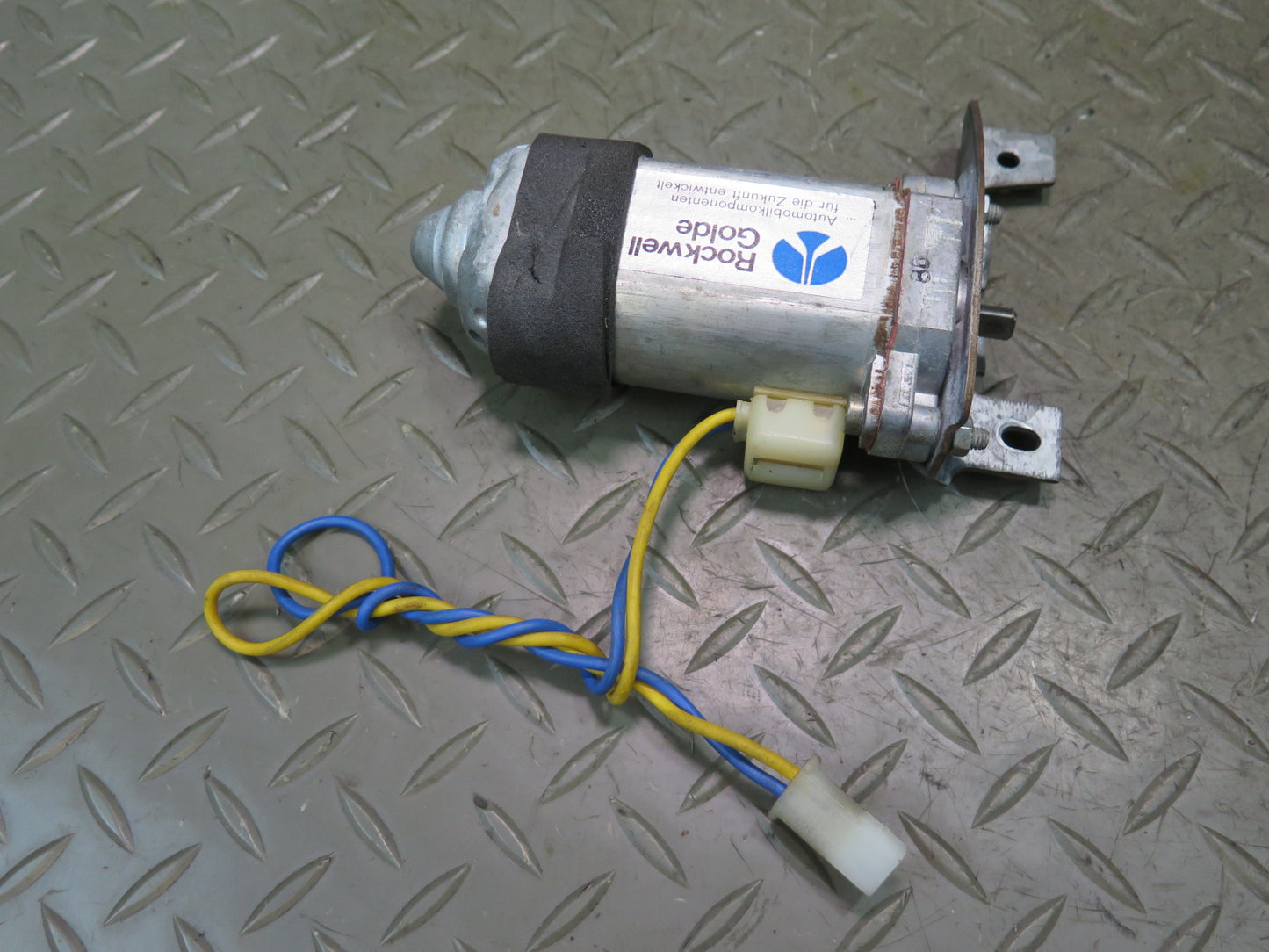 1984-1991 Porsche 928 Power Sunroof Moon Roof Window Drive Motor Set