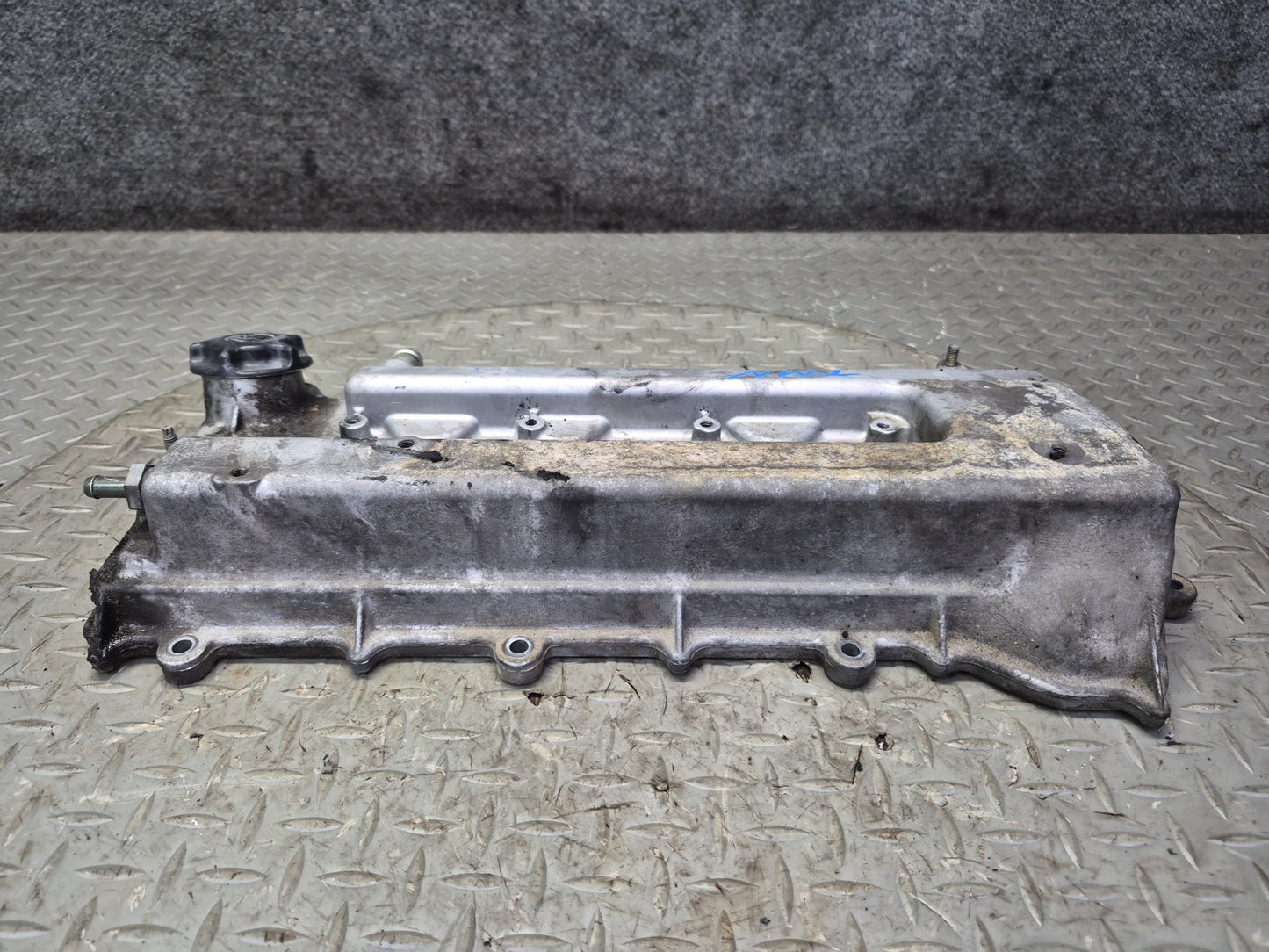 00-02 Toyota ZZW30L MR2 Spyder 1.8L 1ZZFE Engine Cylinder Head Cover w Cap OEM