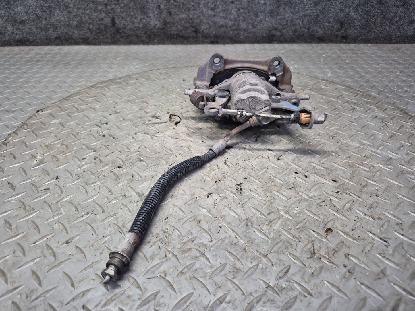 89-96 Chevrolet Corvette C4 Set of 2 Rear Left & Right Brake Caliper OEM