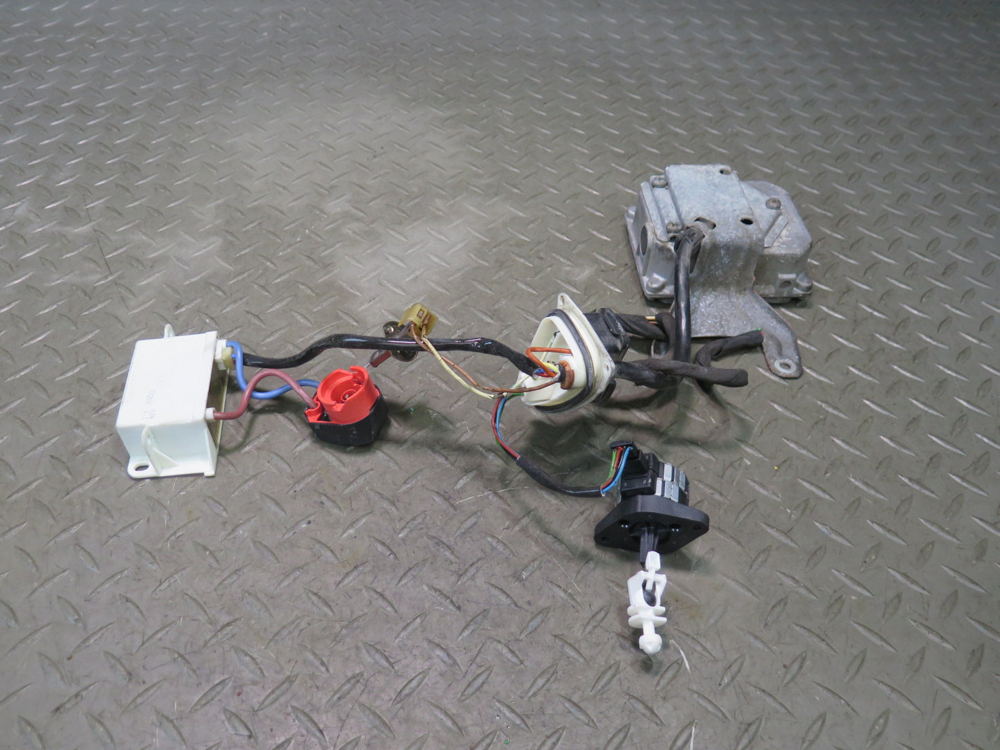 96-02 Mercedes R129 Front Left Xenon Headlight Ballast w Corrector & Wire OEM