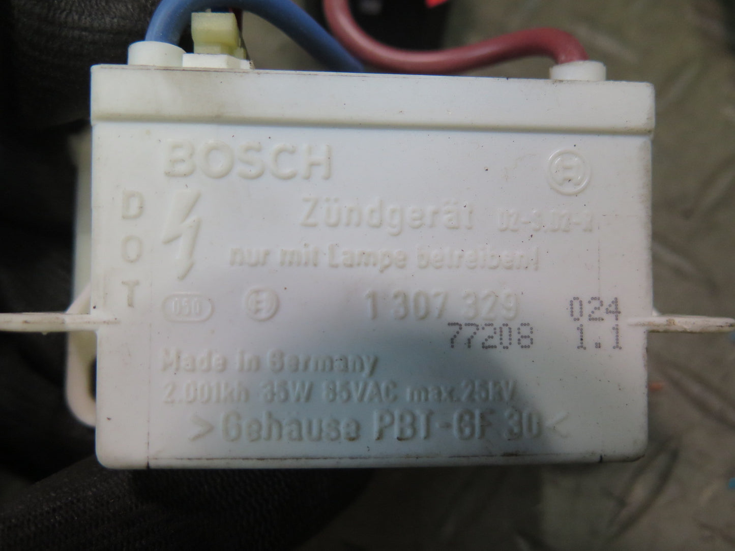 96-02 Mercedes R129 Front Left Xenon Headlight Ballast w Corrector & Wire OEM