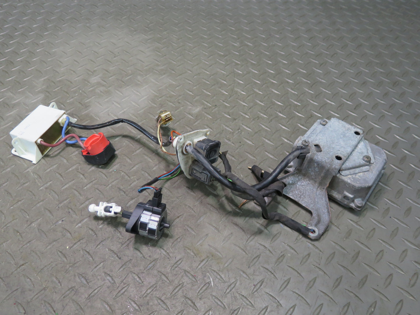 96-02 Mercedes R129 Front Left Xenon Headlight Ballast w Corrector & Wire OEM