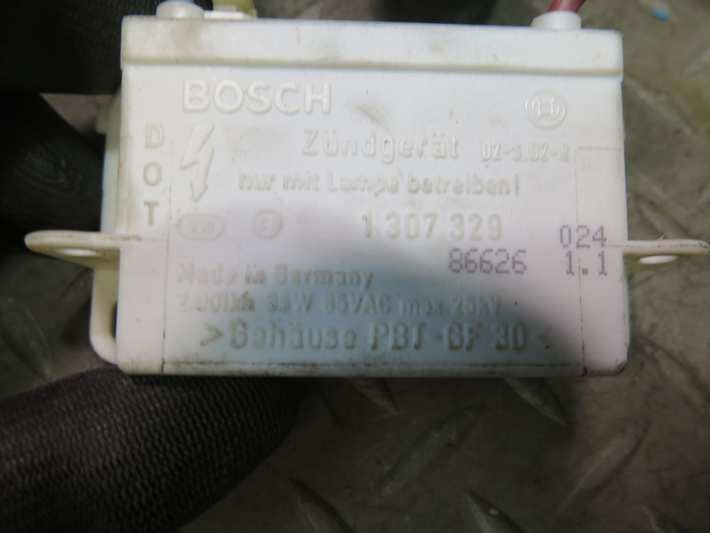 96-02 Mercedes R129 Front Right Xenon Headlight Ballast w Corrector & Wire OEM