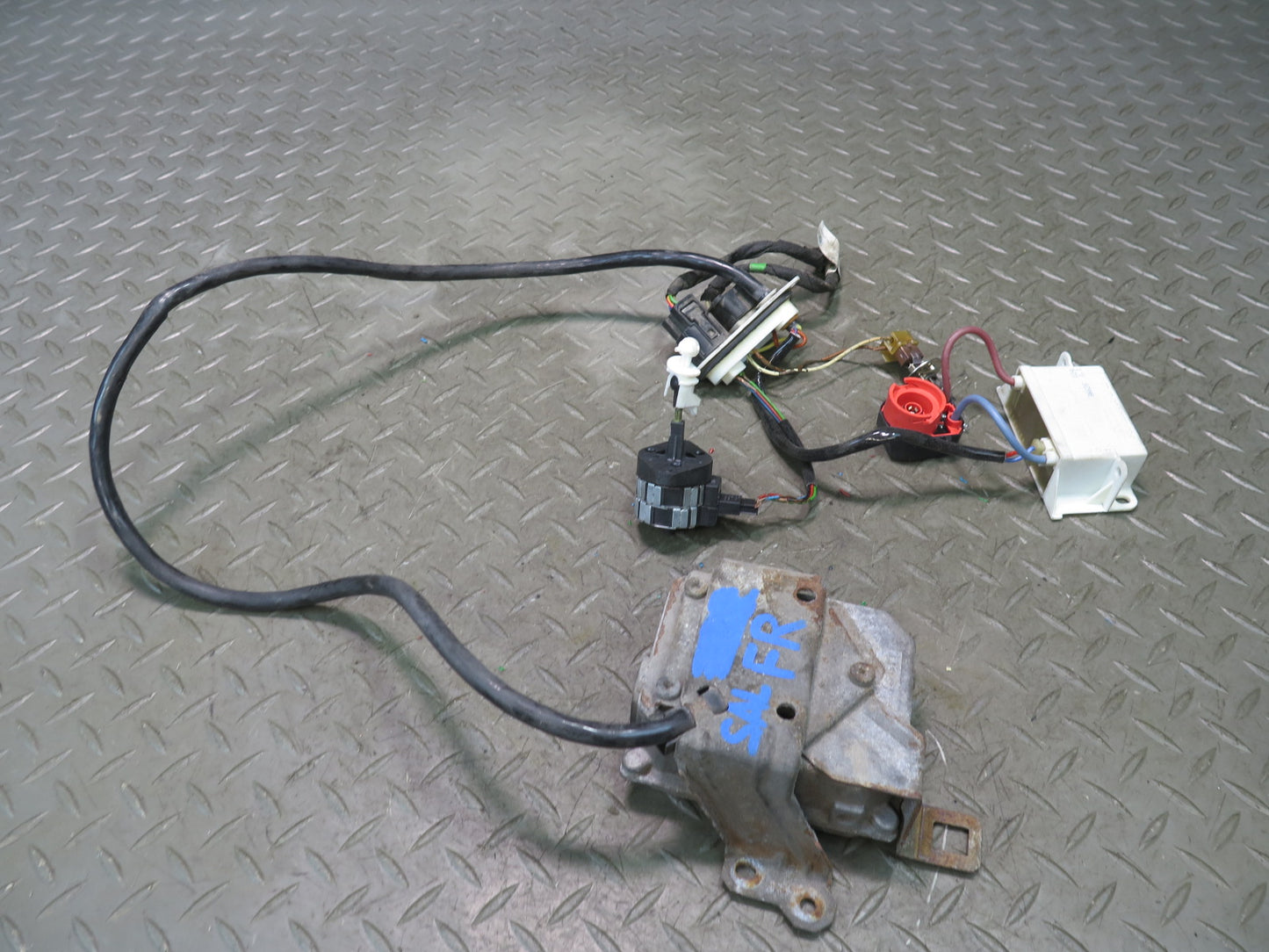 96-02 Mercedes R129 Front Right Xenon Headlight Ballast w Corrector & Wire OEM