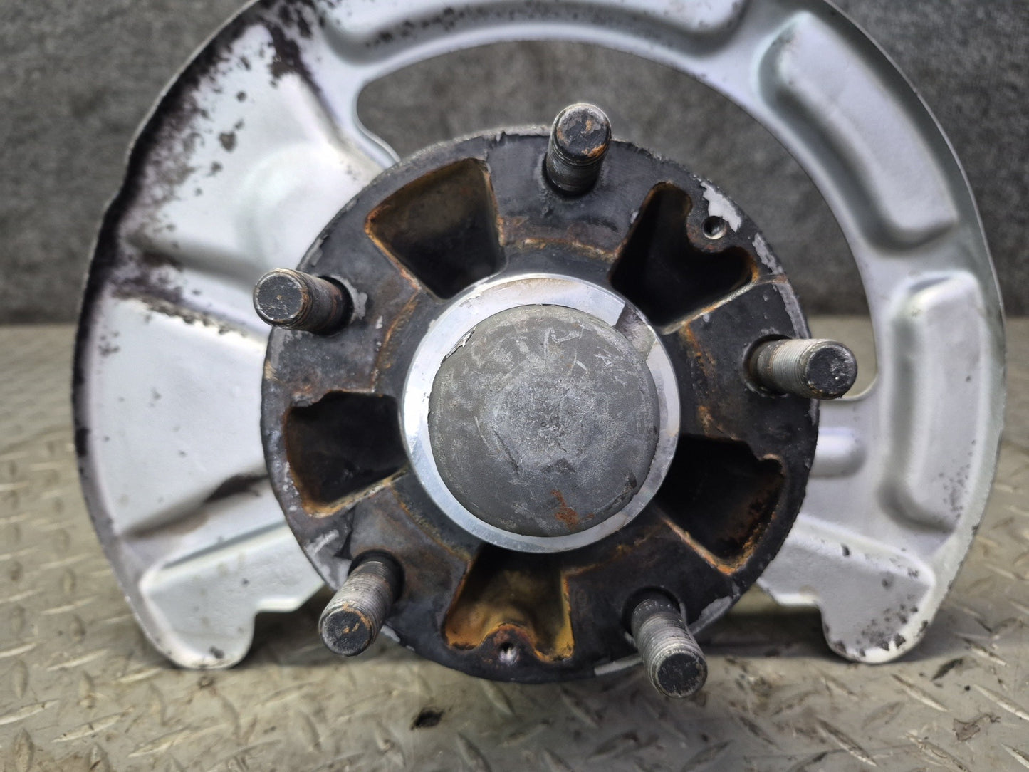 1984-1986 Porsche 928 S Front Left Side Spindle Knuckle Wheel Hub Bearing