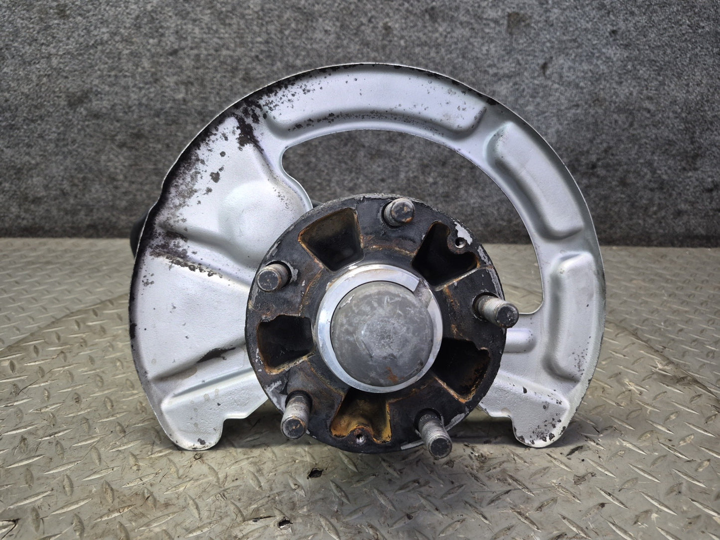 1984-1986 Porsche 928 S Front Left Side Spindle Knuckle Wheel Hub Bearing