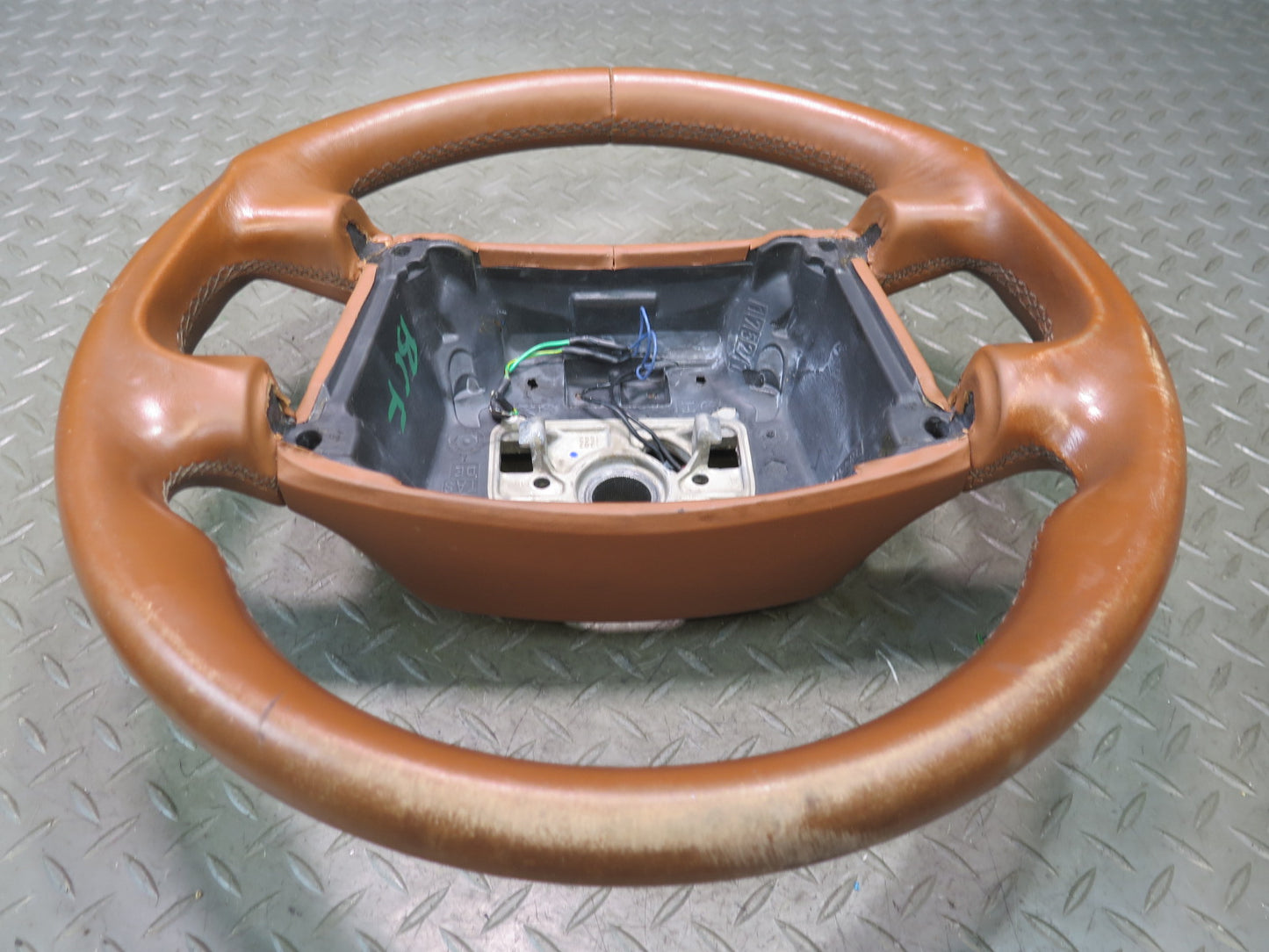 03-10 Bentley Continental GT Leather Steering Saddle