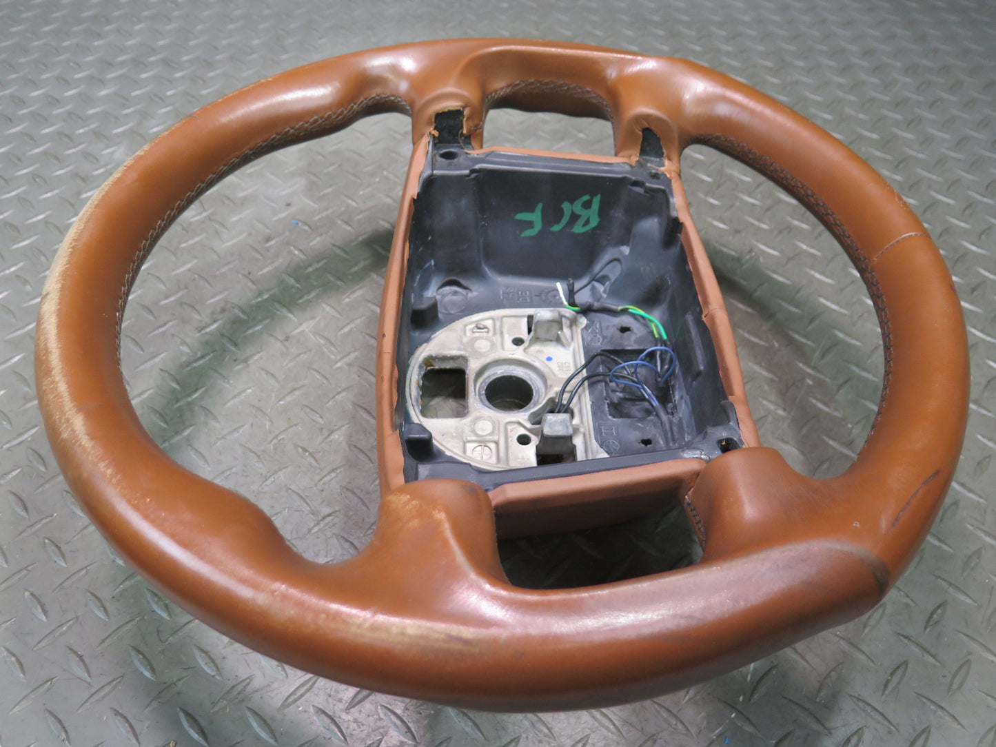 03-10 Bentley Continental GT Leather Steering Saddle