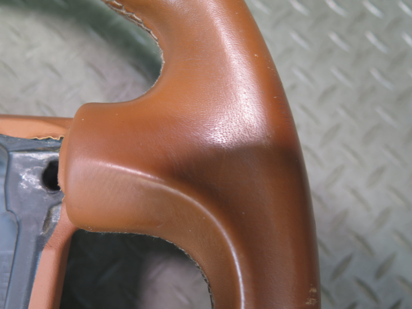 03-10 Bentley Continental GT Leather Steering Saddle