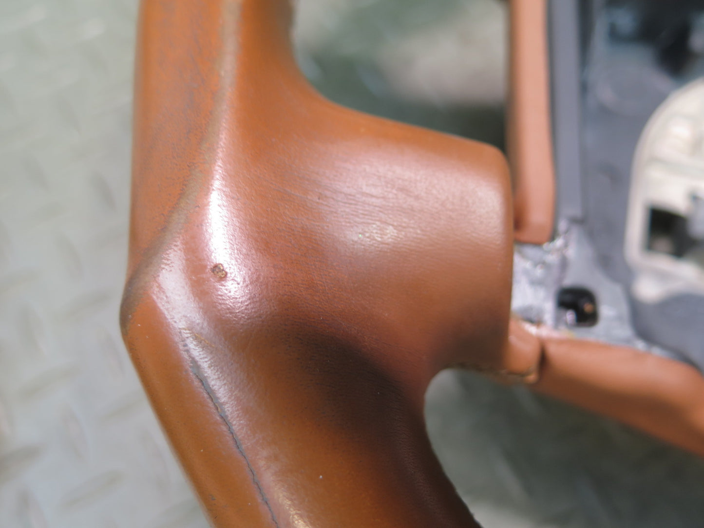 03-10 Bentley Continental GT Leather Steering Saddle