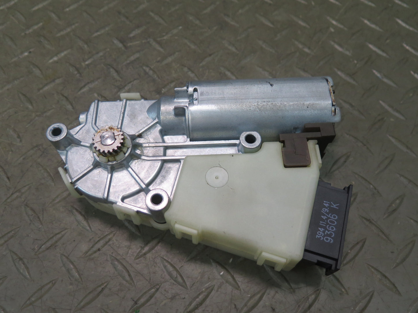 03-10 Bentley Continental GT Coupe Rear Spoiler Wing Motor 1C0959733H