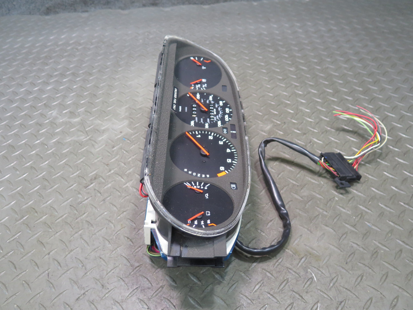 1985-1986 Porsche 928 S A/T Instrument Cluster Gauge Speedometer