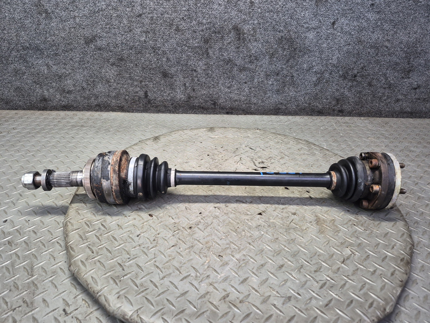 1985-1986 Porsche 928 S A/T Rear Left or Right Side Suspension Axle Shaft