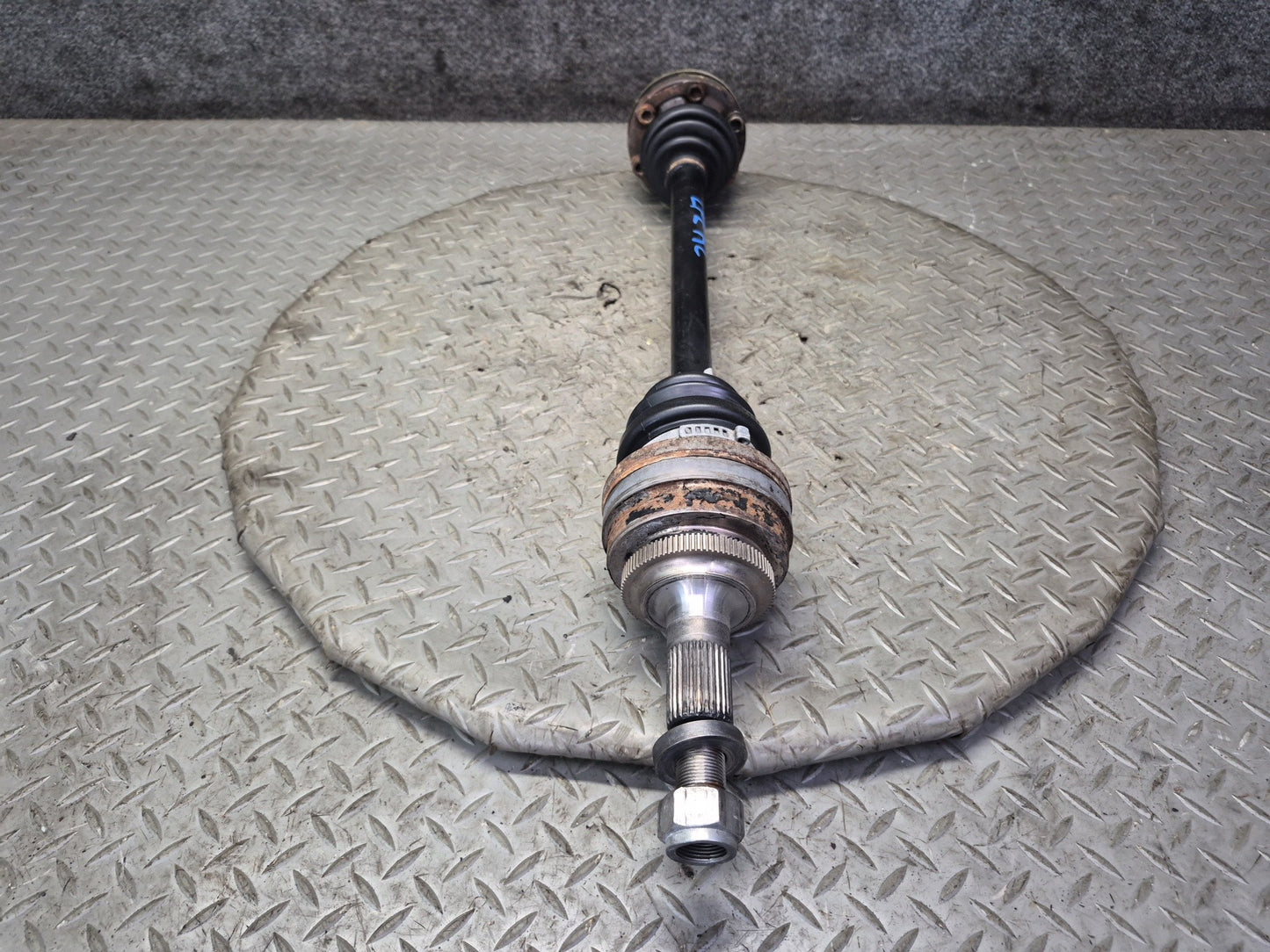 1985-1986 Porsche 928 S A/T Rear Left or Right Side Suspension Axle Shaft
