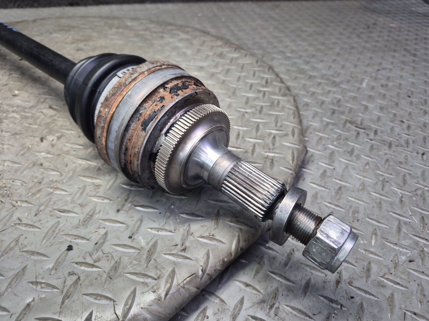1985-1986 Porsche 928 S A/T Rear Left or Right Side Suspension Axle Shaft