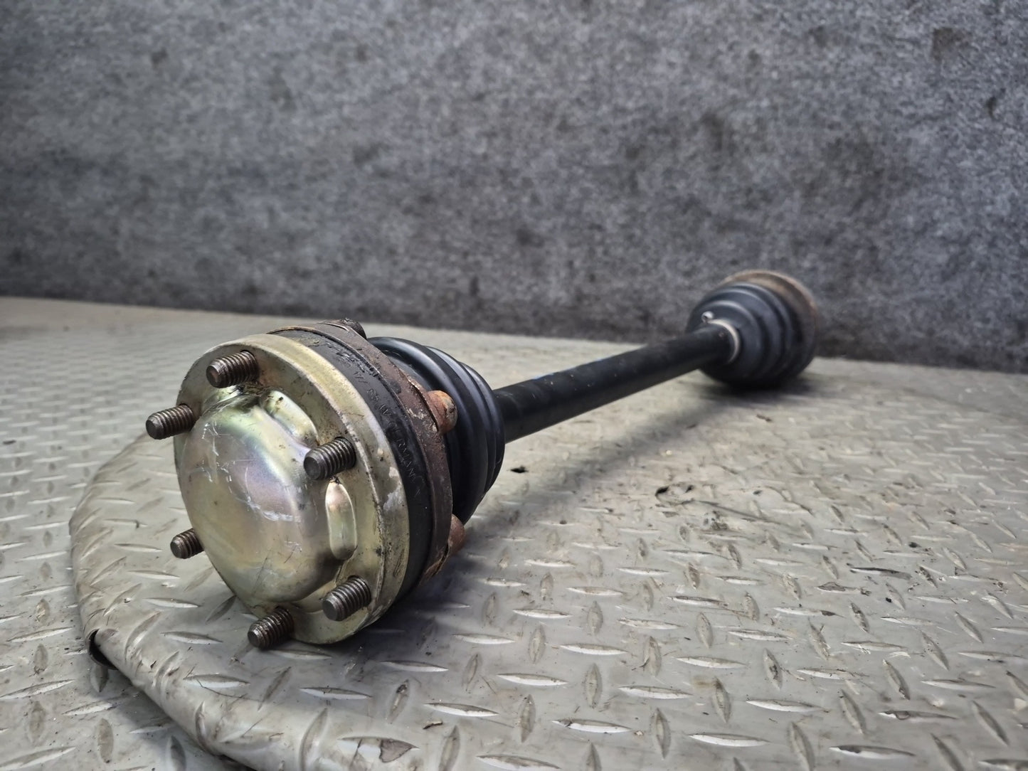 1985-1986 Porsche 928 S A/T Rear Left or Right Side Suspension Axle Shaft