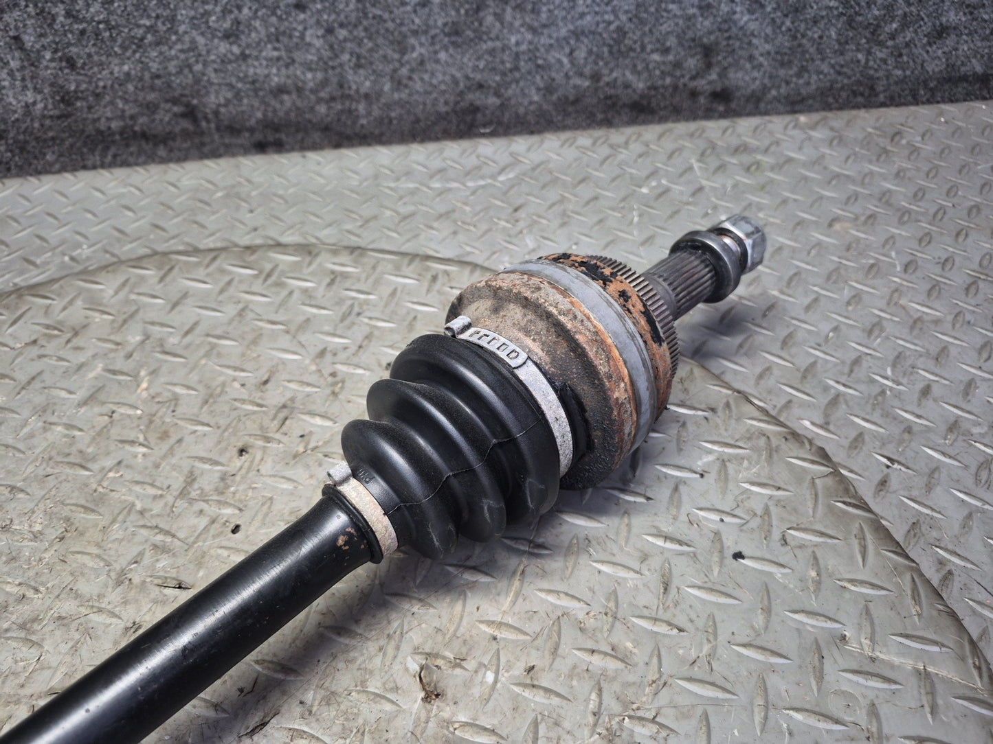 1985-1986 Porsche 928 S A/T Rear Left or Right Side Suspension Axle Shaft