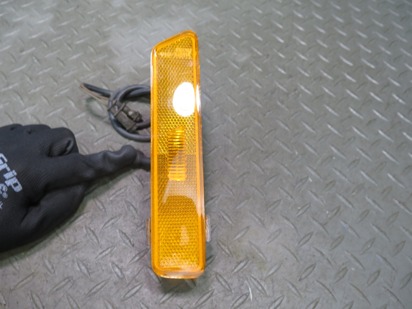 1984-1986 Porsche 928 Front Left & Right Side Marker Light Lamp Set of 2
