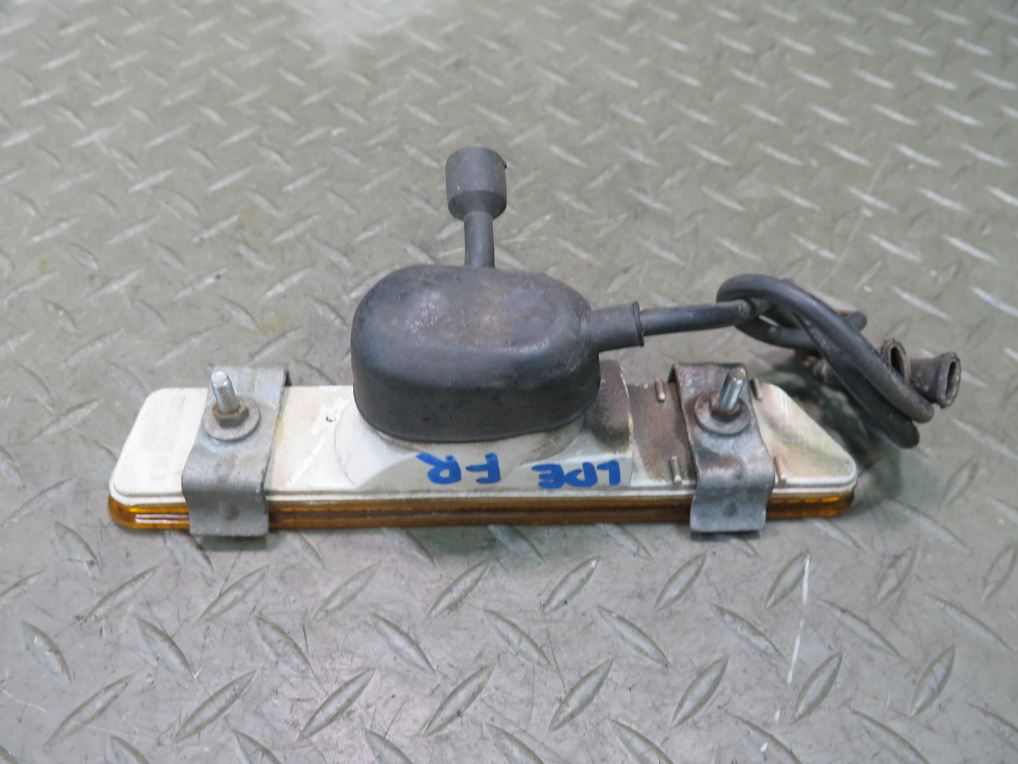 1984-1986 Porsche 928 Front Left & Right Side Marker Light Lamp Set of 2
