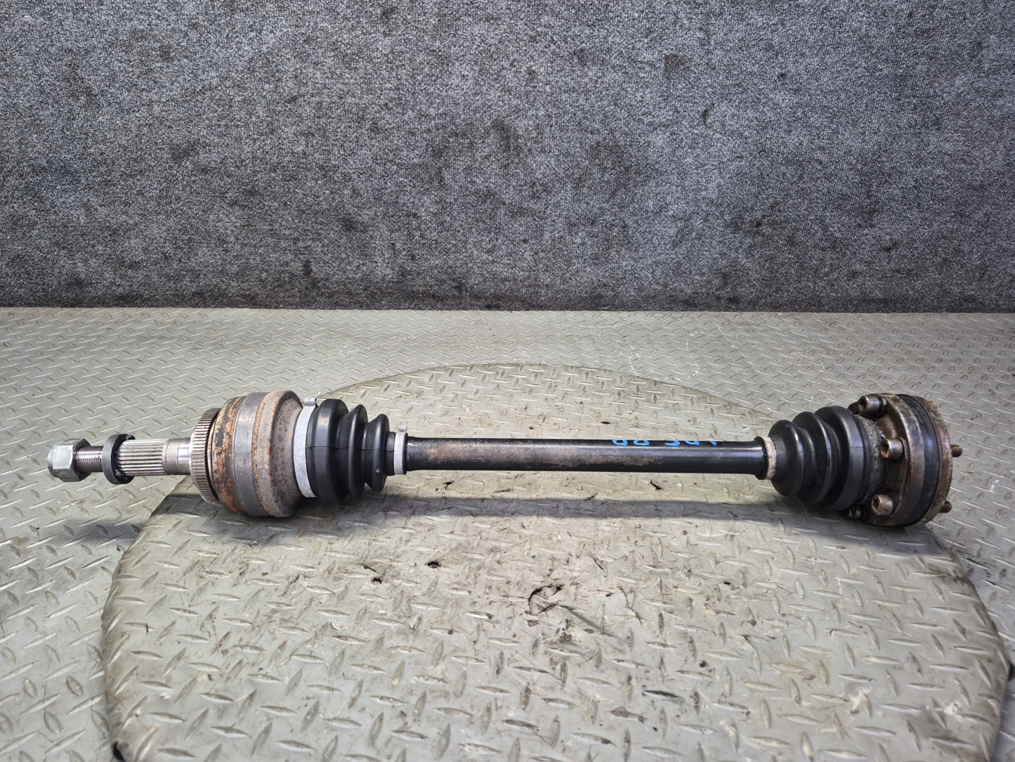 1985-1986 Porsche 928 S A/T Rear Left or Right Side Suspension Axle Shaft