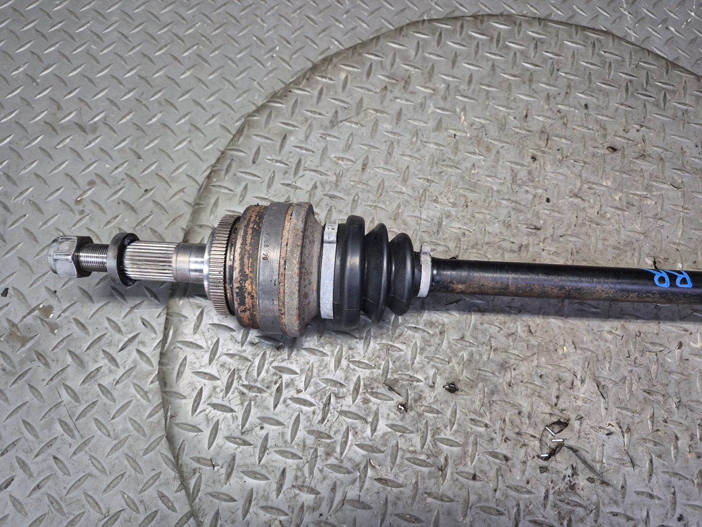1985-1986 Porsche 928 S A/T Rear Left or Right Side Suspension Axle Shaft