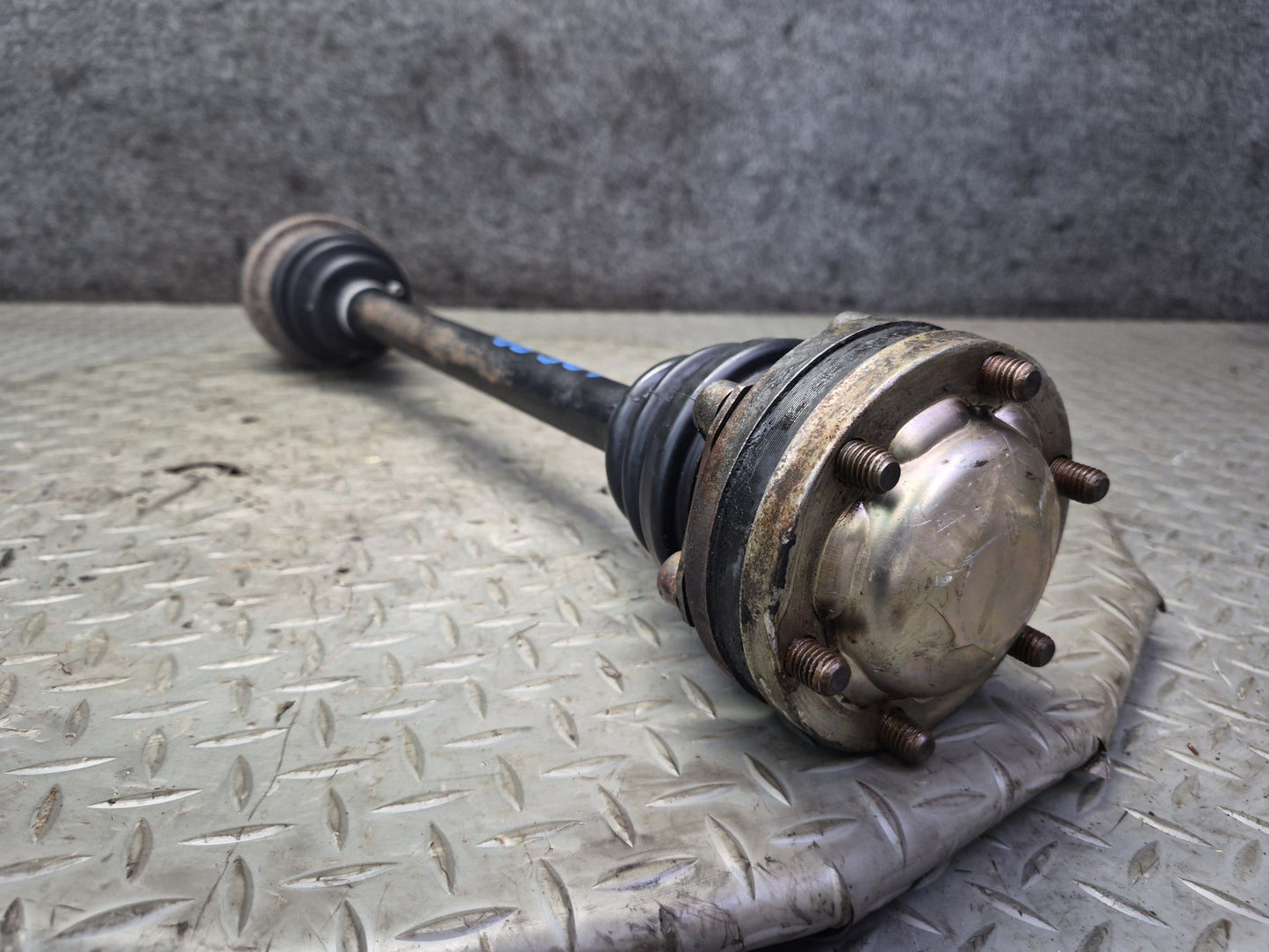 1985-1986 Porsche 928 S A/T Rear Left or Right Side Suspension Axle Shaft