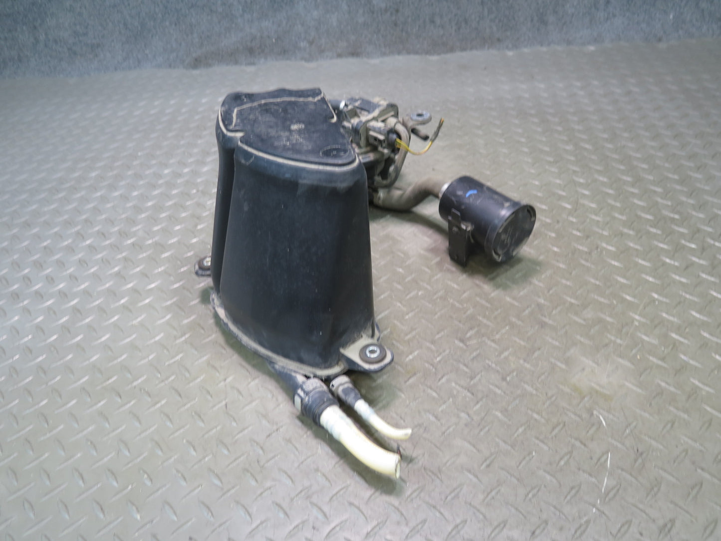 03-10 Bentley Continental GT Fuel Evap Vapor Charcoal Canister Assembly