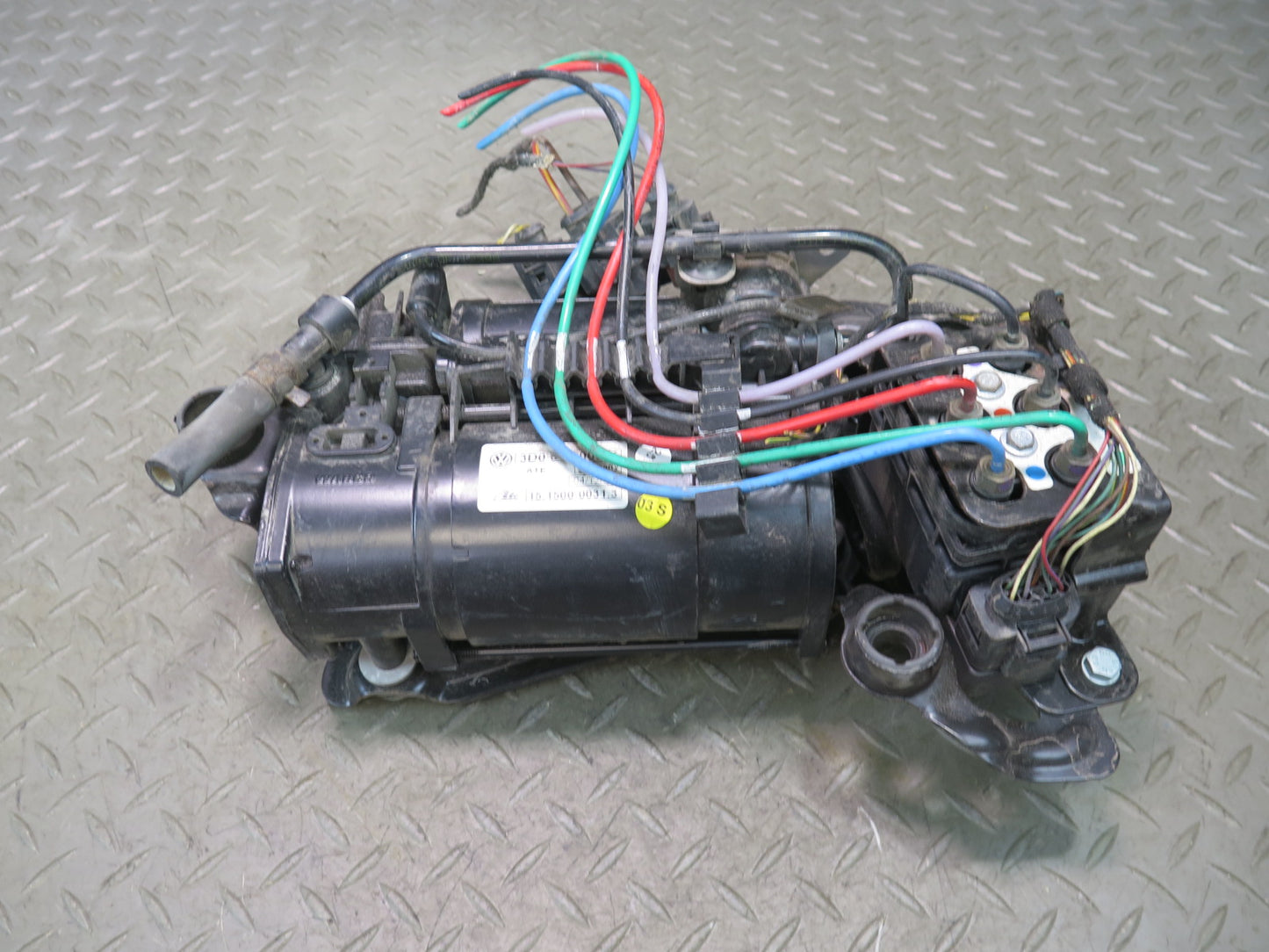 03-10 Bentley Continental GT Air Suspension Compressor Pump 3D0616005K 49K Miles