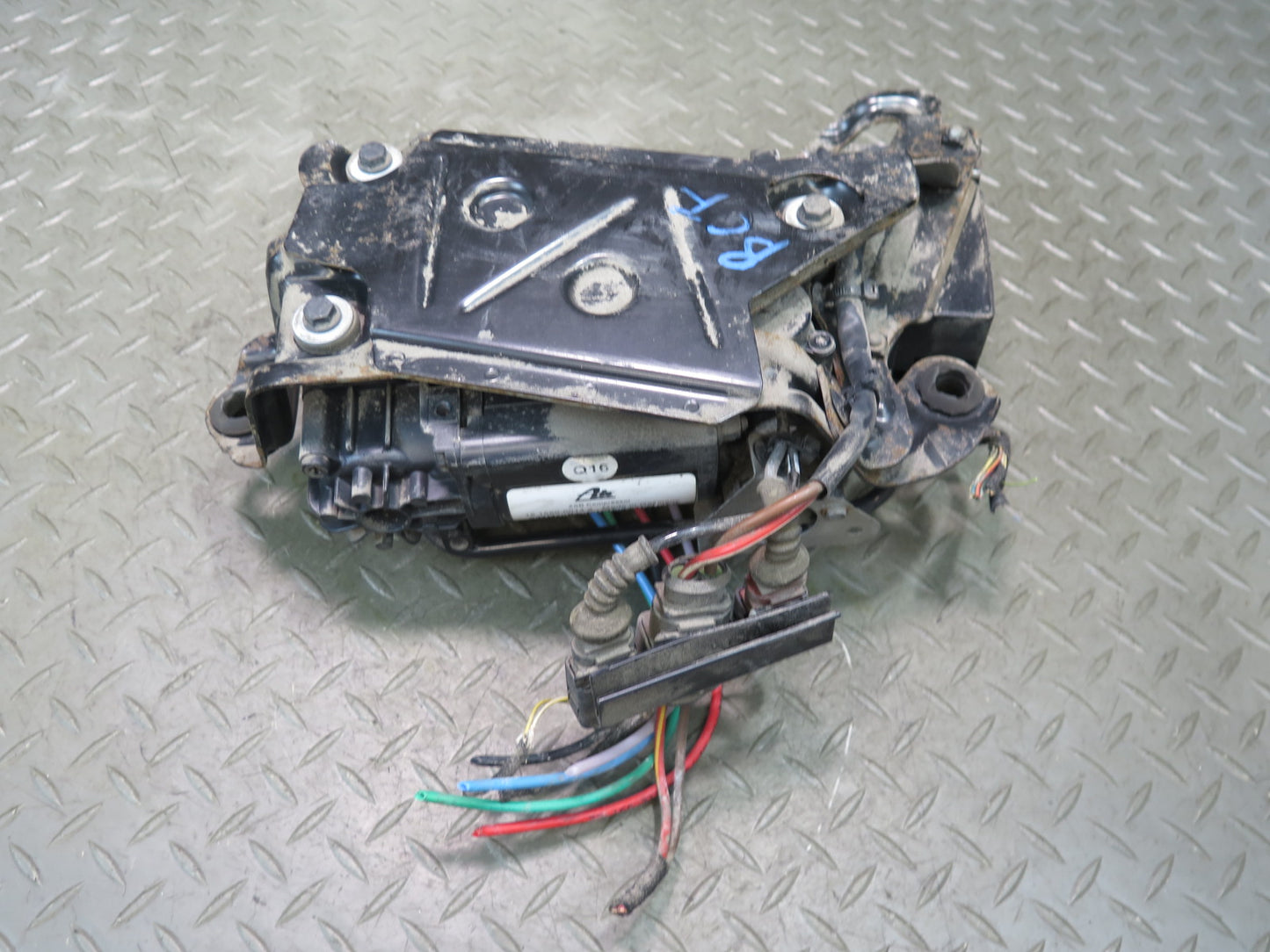 03-10 Bentley Continental GT Air Suspension Compressor Pump 3D0616005K 49K Miles