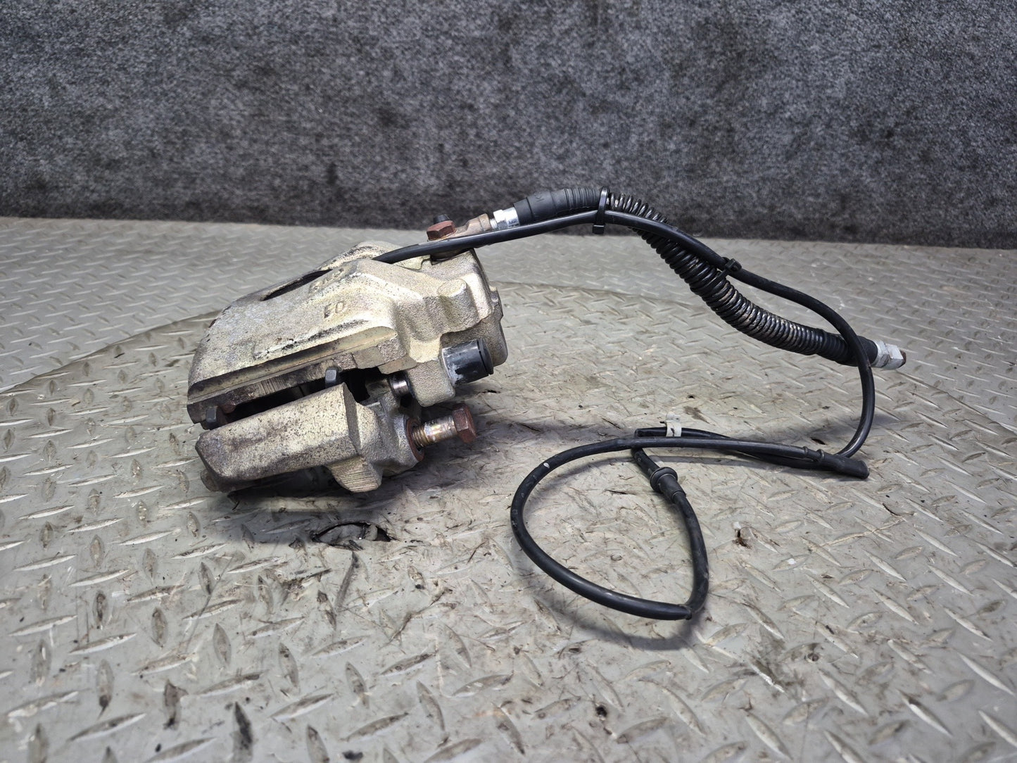 1984-1986 Porsche 928 S Front Left & Right Side Brake Caliper Set of 2