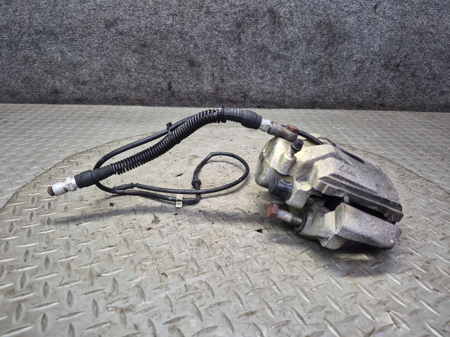 1984-1986 Porsche 928 S Front Left & Right Side Brake Caliper Set of 2