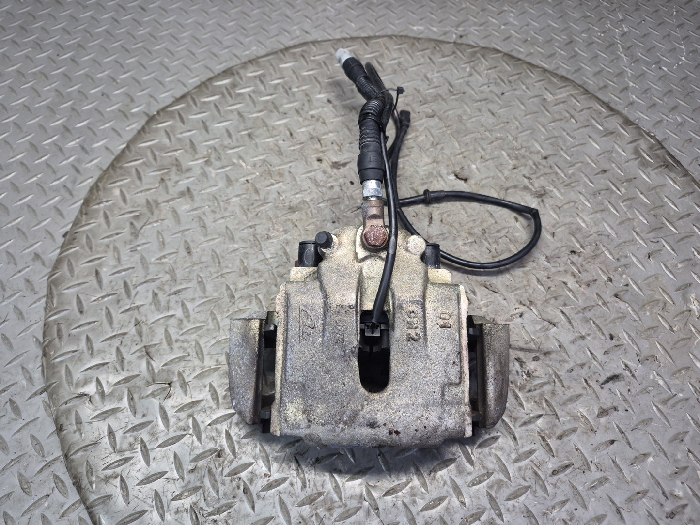 1984-1986 Porsche 928 S Front Left & Right Side Brake Caliper Set of 2