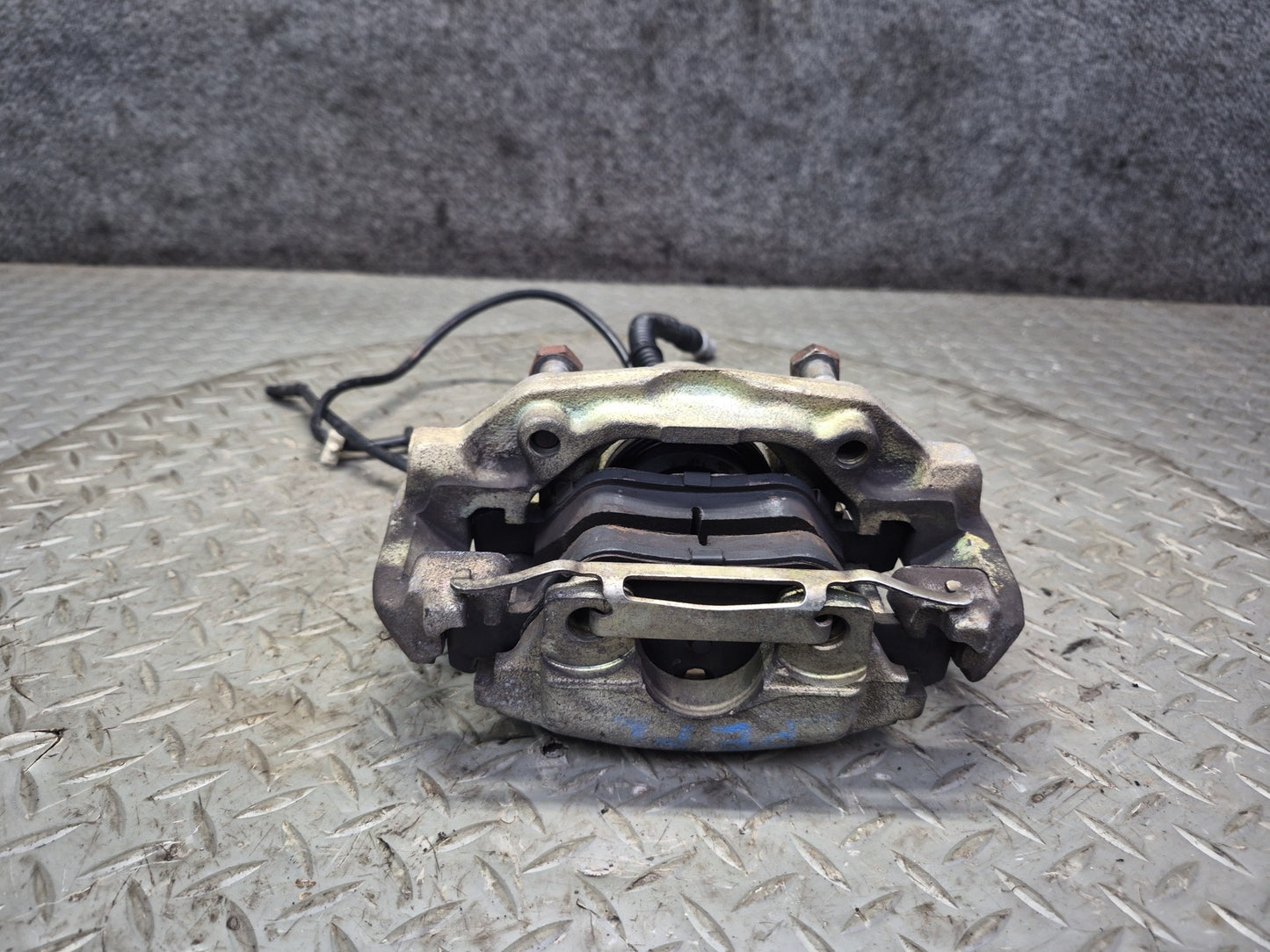 1984-1986 Porsche 928 S Front Left & Right Side Brake Caliper Set of 2