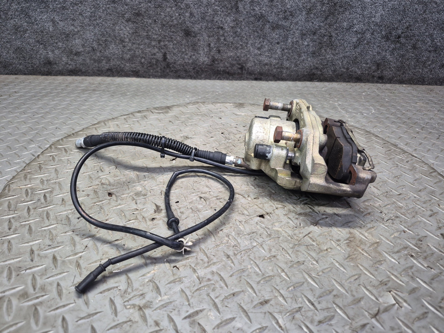 1984-1986 Porsche 928 S Front Left & Right Side Brake Caliper Set of 2
