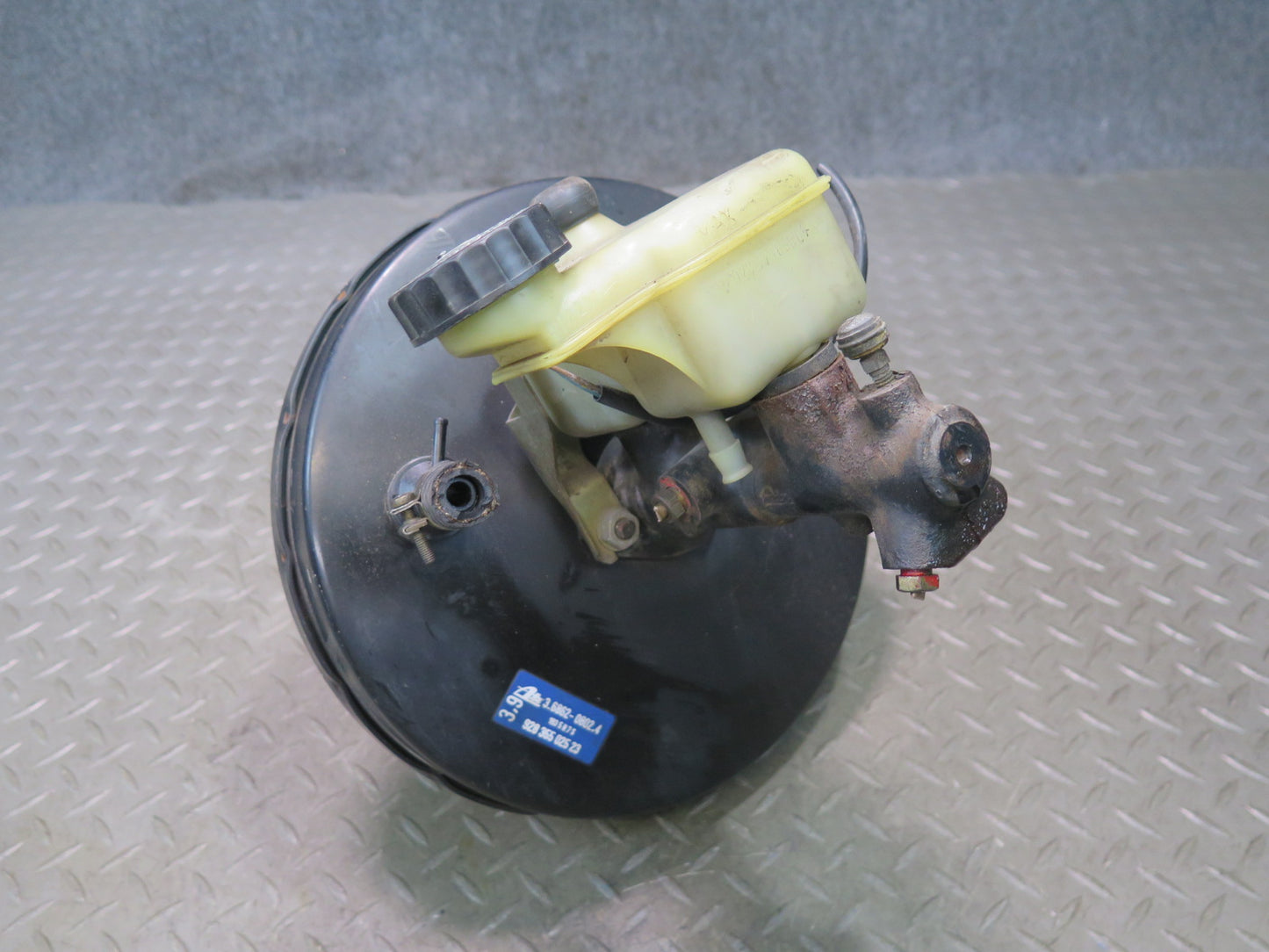1984-1991 Porsche 928 Brake Master Cylinder Booster Fluid Reservoir 92835502523