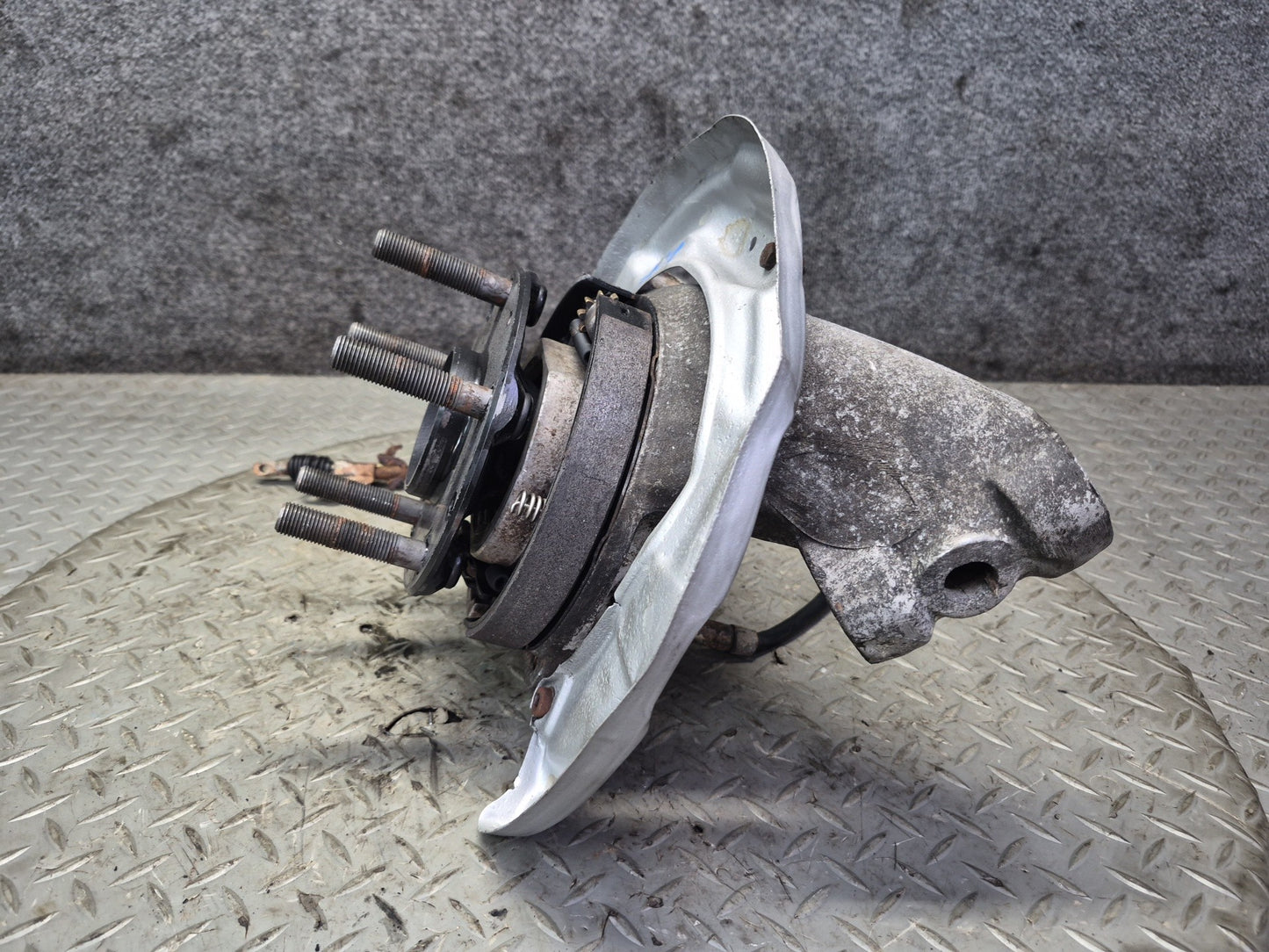 1984-1986 Porsche 928 S Rear Left Side Spindle Knuckle Wheel Hub Bearing
