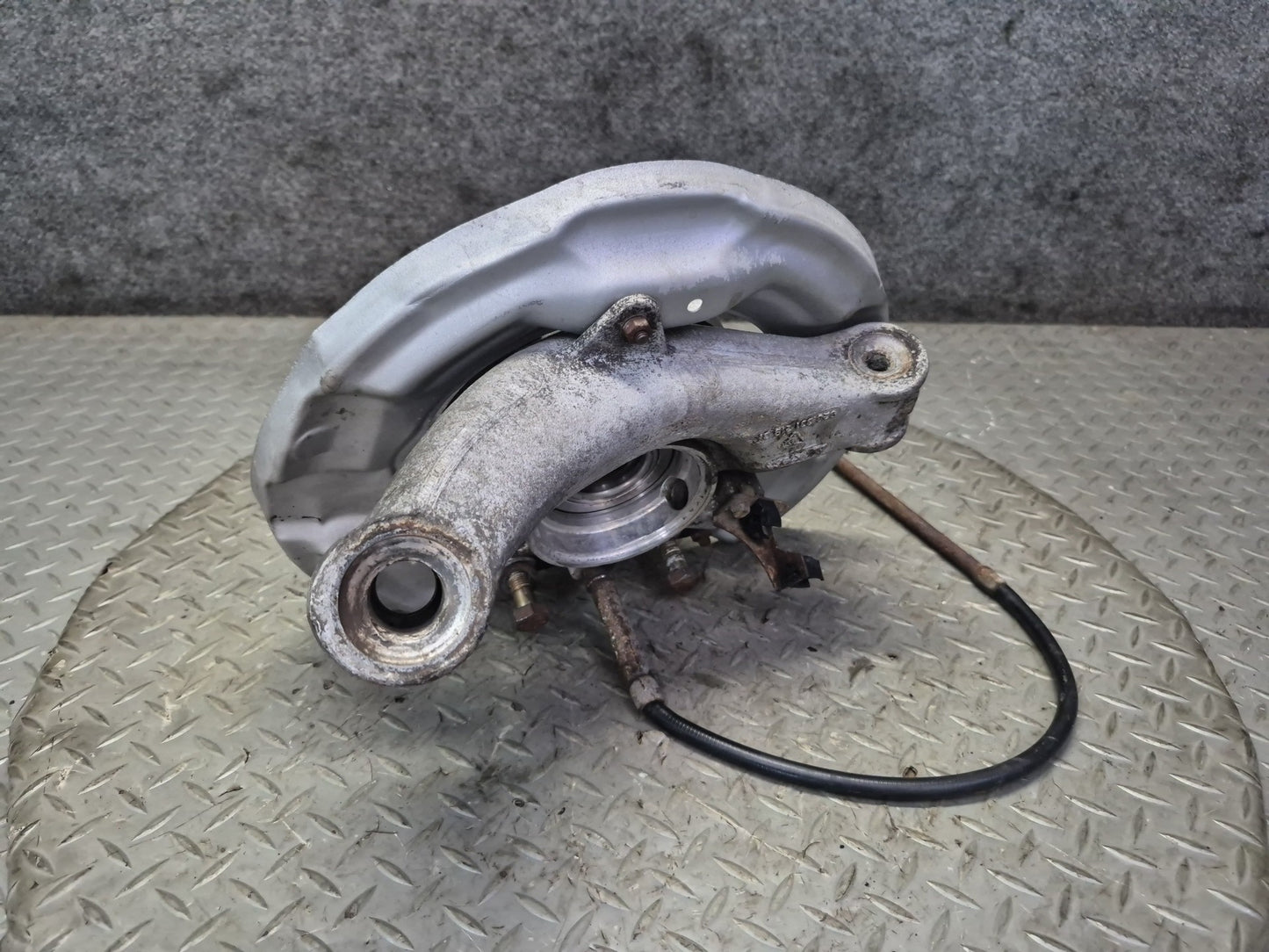 1984-1986 Porsche 928 S Rear Left Side Spindle Knuckle Wheel Hub Bearing